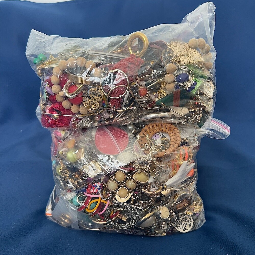 6+ LBS Mixed Vintage to Modern Paired Earrings Bulk Lot Wearable Craft
